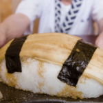 【海外の反応】「これこそ日本に求めていたものだ」日本のユーモアあふれる巨大寿司！